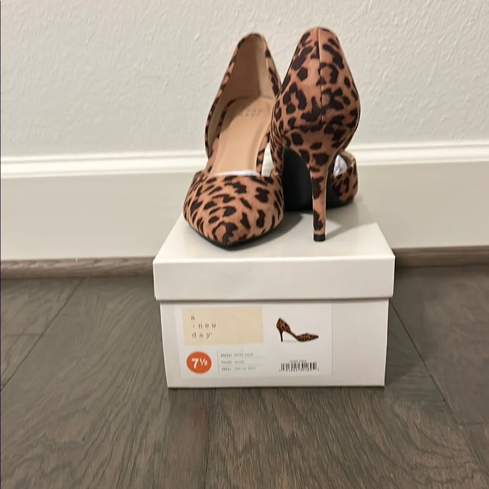 Leopard Print Women's Heels - Picture 3 of 3